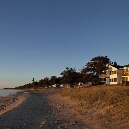 Huron House Bed & Breakfast Oscoda Exterior photo