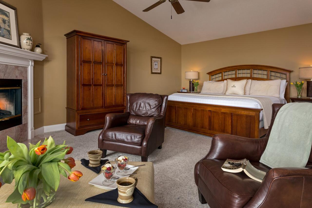 Huron House Bed & Breakfast Oscoda Exterior photo