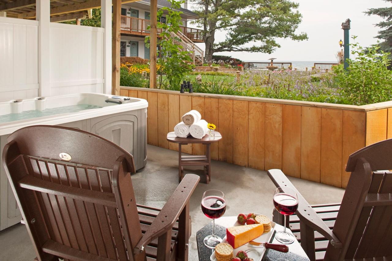 Huron House Bed & Breakfast Oscoda Exterior photo