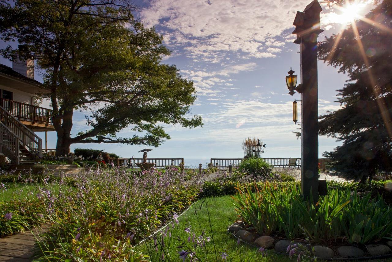 Huron House Bed & Breakfast Oscoda Exterior photo