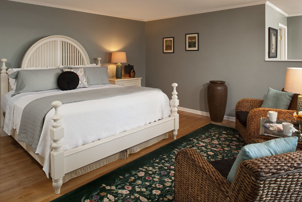 Huron House Bed & Breakfast Oscoda Exterior photo